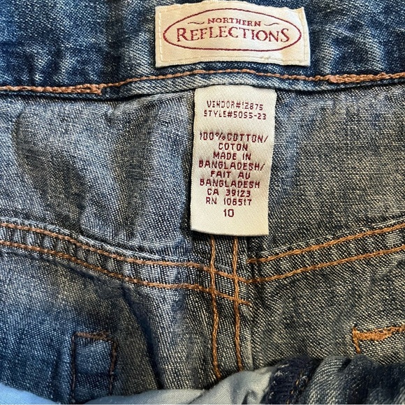 Northern Reflections 100% cotton Blue Denim capri pants women’s size 10 - Picture 10 of 11